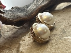 38. Christian Dior Gold tone White Creamy Faux Pearl Stud Earrings 17mm, 9.7g