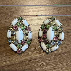 Vintage Weiss(?) milk glass earring