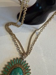 Vintage Celebrity Gold Tone Faux Green Jade Double Chain Necklace 24” BinR