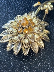 Vintage 1960’s Amber/Clear Rhinestone Goldtone Flower Brooch Pin w/ Secure Clasp
