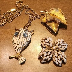 Vintage Jewelry Lot – Gold Tone And White – Brooches – Owl Necklace – Marked