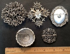 Lot of 14 Vintage Brooches Including Silvertone, Fans, Florals….unbranded