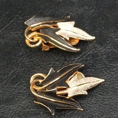 Vintage MODE ART Clip On Leaves Earrings Black/White Enamel. 13-733