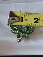 JULIANA STYLE EMERALD GREEN MARQUISE RHINESTONES/IRIDESCENT BROOCH & EARRINGS