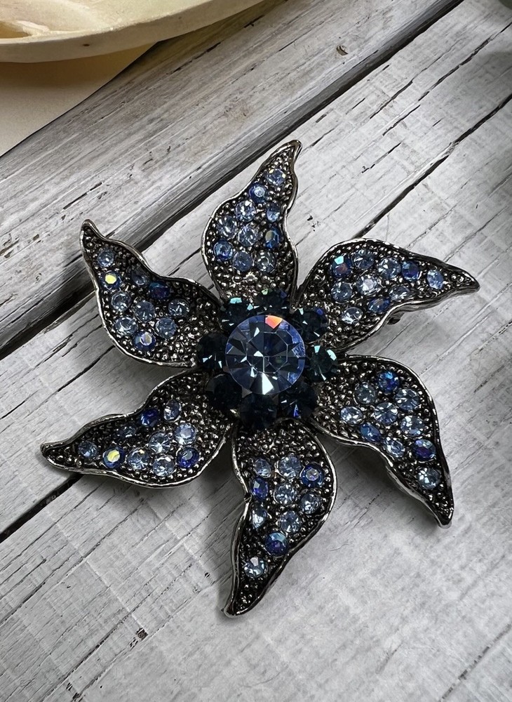 MODERN BROOCH PIN BLUE RHINESTONE DARK SILVER TONE COSTUME JEWELRY WOW 💙