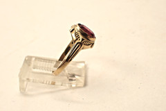 Vintage 10Kt Yellow Gold Ring W Red Oval Stone 2 Grams Size 6