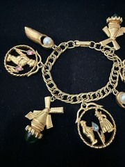 Vintage Florenza Signed Dutch Holland Gold Tone Charm Designer Bracelet!
