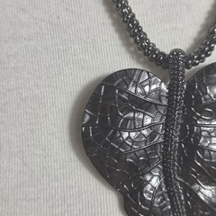 Gunmetal Gray Hammered Metal Heart-Shaped Leaf Pendant Necklace