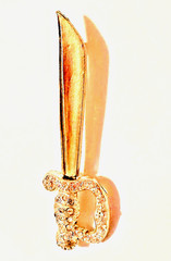 Vintage Rhinestone Sword Brooch Pin Gold Tone Scimitar Saber 3 1/8″ Jewelry