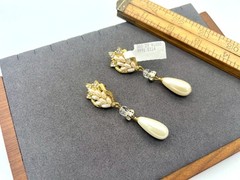 Vintage Gold Pierced Earrings Saks Crystal Bead Dangles 1990s Rice Pearls NOS HM