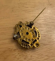 Antique Gold-Tone Pin Ornate 1.25″ Swirls Victorian Brooch Finely Detailed