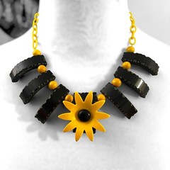 Black Eyed Susan Bakelite Necklace, Bib Necklace