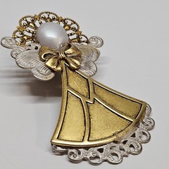 VINTAGE Multi-Tone Faux Pearl Angel Brooch Pin Christmas