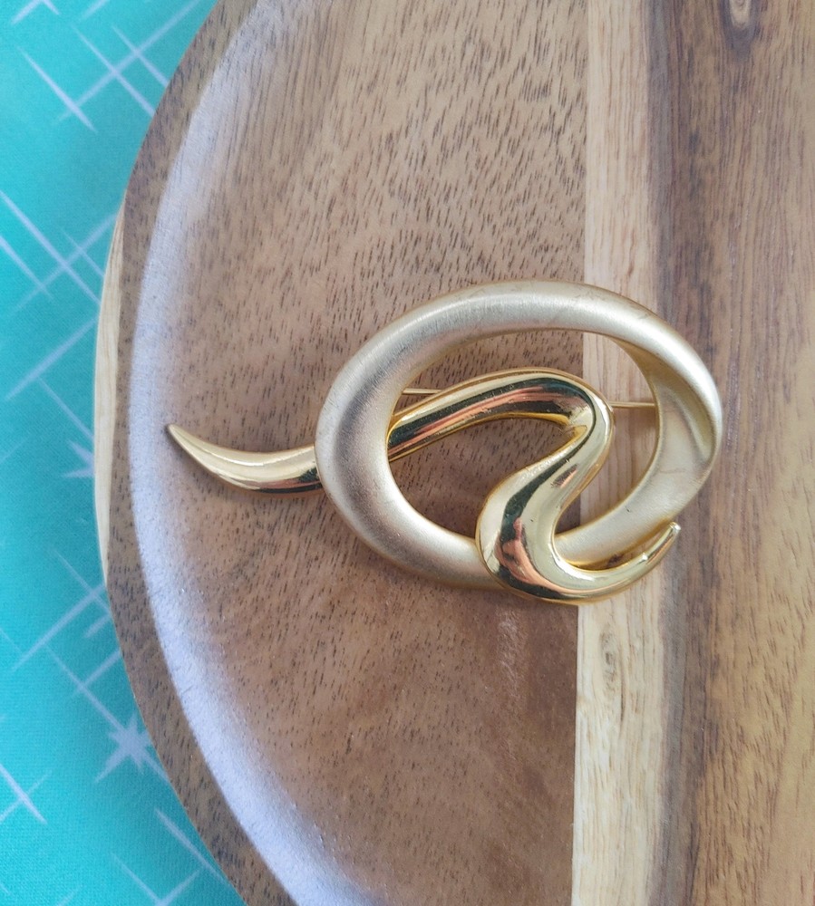 Vintage Brooch Gold Abstract Signed Casual Corner
