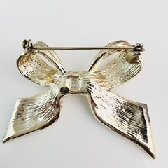 Vintage Brooch Textured Satin Bow Ribbon Large Soft Gold Tone Matte 4205