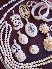 Antique Vintage Carved Cow Bone Rose Brooch Flowers – NO TARIFF