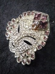 ASIAN PRINCESS FUR PIN PRECIOUS METAL VINTAGE MAZER WALLER CLASP