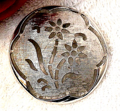 CLASSIC PIN BROOCH FLOWER PETAL LEAF BLOOMING FLORAL DAISY ROSE GARDEN FER VL-AG