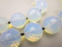  GORGEOUS PATRICIA VON MUSULIN STERLING 20MM ROUND FACETED OPALITE NECKLACE