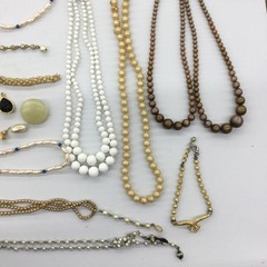 Vintage Costume Necklaces Bracelet Mixed Jewelry For Crafts (Lot Of 25) C-5