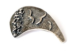 Brooch With Relief Decor Modernist 925 Silver Z595