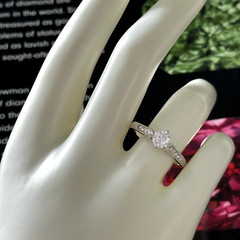 Ladies 18K White Gold Plated Clear CZ Sparkly Engagement Style Band Ring Size 9