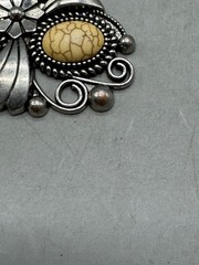 Vintage Silver color With Yellow Cracked Oval Stones Floral Design pendent READ