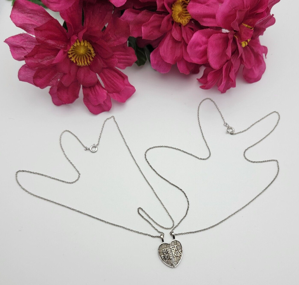 Vintage BEST FRIENDS Heart Pedant Necklace Set 18 Inch Sillver-Tone Spring Ring
