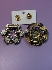 CLEARANCE 65+ Luxury Lot of Vintage and Used Brooches/pendants several Signed