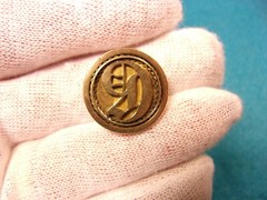 FANCY VTG ANTIQUE ROSE GOLD FILLED “D” COLLAR STUD BUTTON WITH “DWB”? MONOGRAM