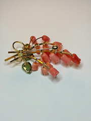 VINTAGE Brooch Bouquet Genuine Coral Pink Carved Roses Jade Leaves Gold Angelskn