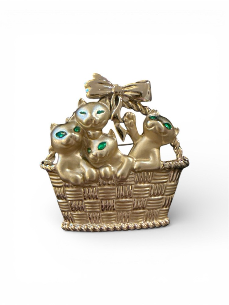 Four Green-Eyed Kitty Cat Kittens in Basket Pin Brooch Gold Tone Metal AJC