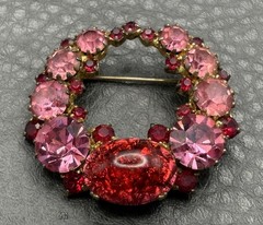 Vintage Dragon’s Breath Red Pink Rhinestone Wreath Brooch Gold Tone Cabochon