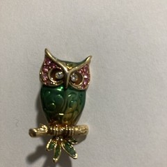 Bird Owl Yellow Green Enamel Rhinestone LIZ CLAIBORNE Vintage Gold Brooch M-6992