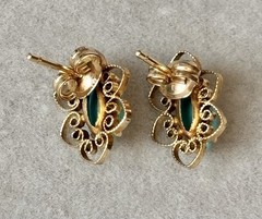 Vintage gold tone filigree flower cabochon maybe turquoise stud earrings lovely