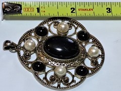 Vtg Elegant Gold Tone Filigree Black Cabachon Faux Pearl Edwardian Style Pendant