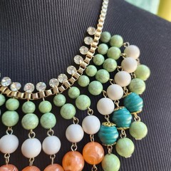 Beaded Necklace with Rhinestones Big Style Gold Tone