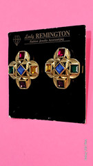 VINTAGE LADY REMINGTON earing pendent & pin set gold tone, colored square stones