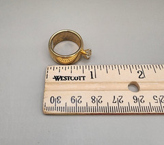 Vintage 18KT HGE Wide Gold Tone Solitaire Ring – Size 6 – 6 Grams