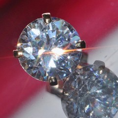 (1)One single-14k yellow gold 1.00ct white topaz stud earring 0.6gr
