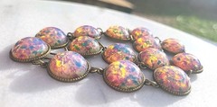 SALE! VINTAGE OPAL FOIL MILKY LILAC GLASS CABACHON STATION NECKLACE SET HEAVY