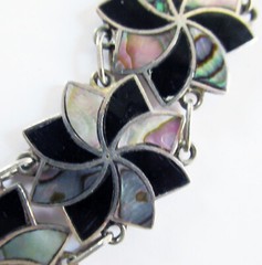 VINTAGE MEXICO STERLING BRACELET, 6 3/4 INCHES WRIST, 1 1/8 INCHES WIDE, 30 GRS