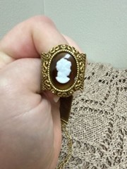 Vintage Gold Tone Mesh Choker Necklace with Oval Cameo Centerpiece