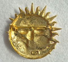 Vintage: Sun and Moon Kissing Gold Tone Brooch Signed JJ