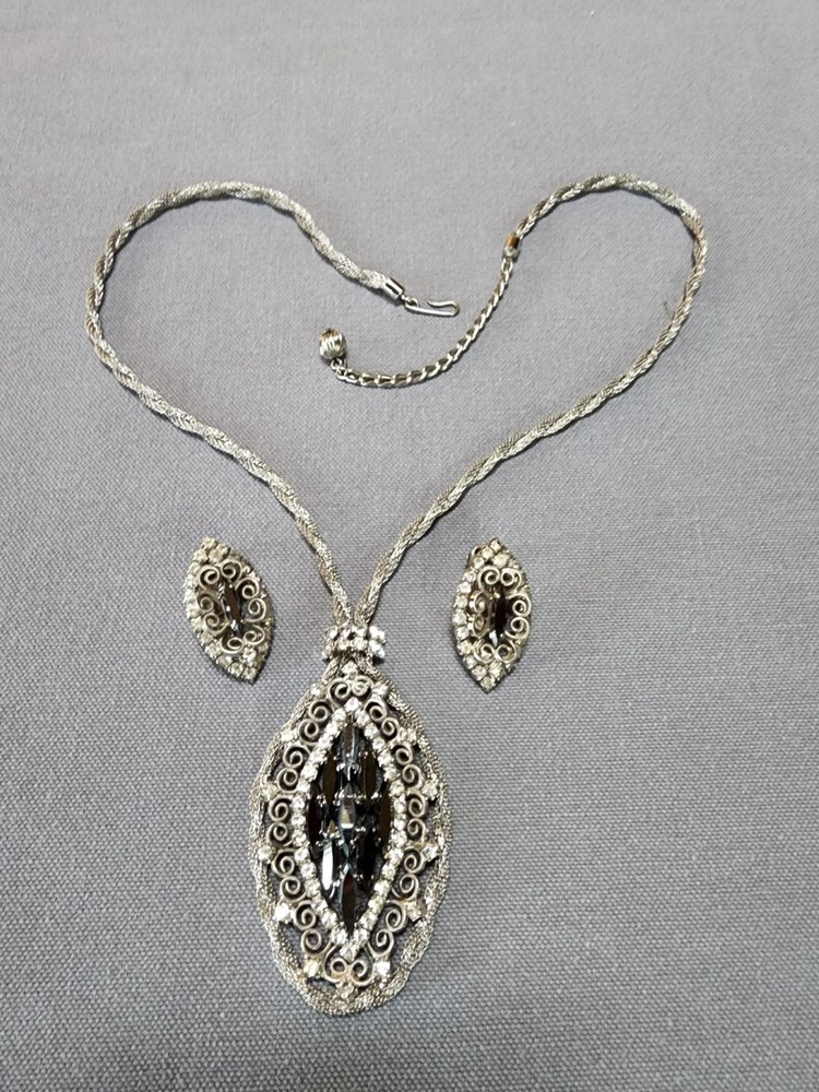 Juliana DeLizza Elster Hematite Necklace And Earrings Silvertone Filigree Mesh