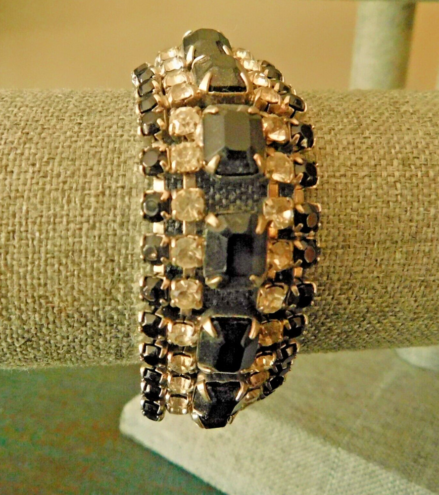VINTAGE ART DECO JET BLACK and CLEAR RHINESTONE BRACELET CUFF 7 1/2″
