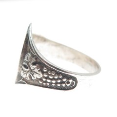925 Sterling Silver Vintage Grape Oxidized Engraved Signet Ring Size 11.75