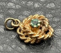 Victorian 14K Yellow Gold Love Knot Rope Texture Emerald Pendant Or Charm VTG