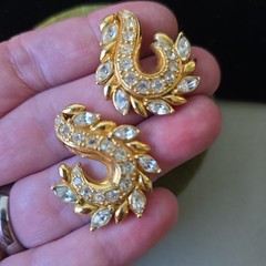 Vintage Avon Gold Tone Clear Glass Rhinestones Pierced Earrings