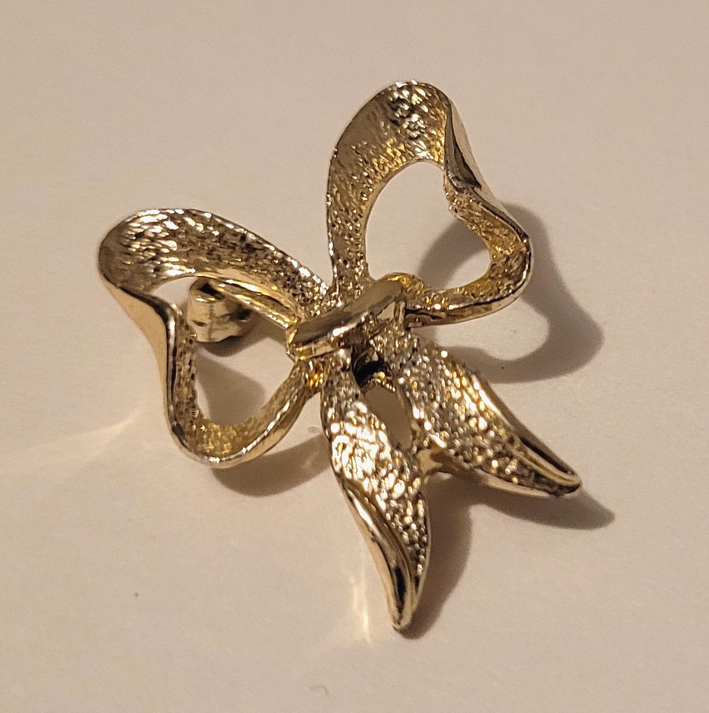 Vintage Gerry’s Textured Gold Tone Bow Brooch